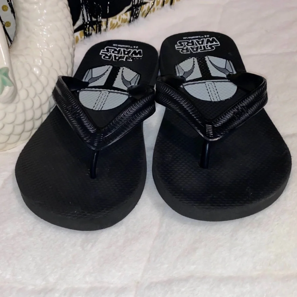GAP ✖️ STAR WARS BLACK FLIP FLOP SANDALS